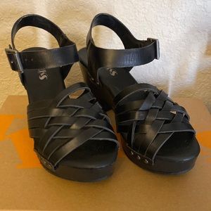 KORKS Black leather wooden platform sandal size 6